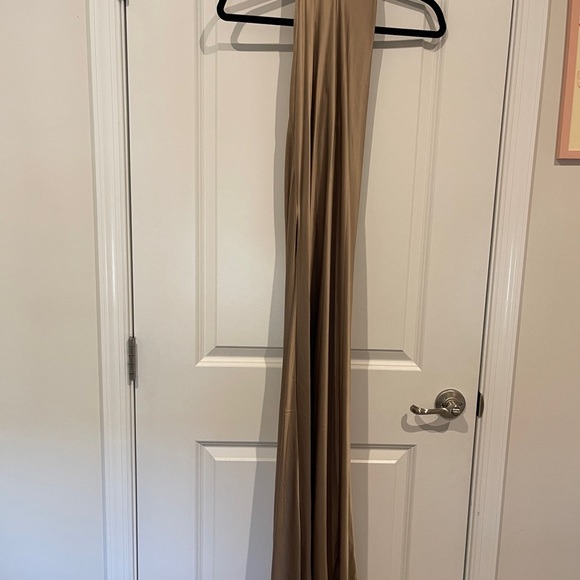 100% silk Nap halter dress gold - Picture 2 of 5